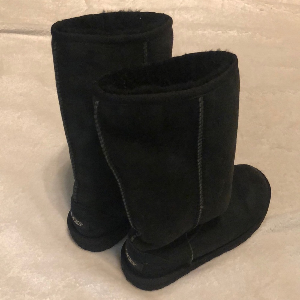 UGG, Girls Size 2, Black Boots - Good Condition